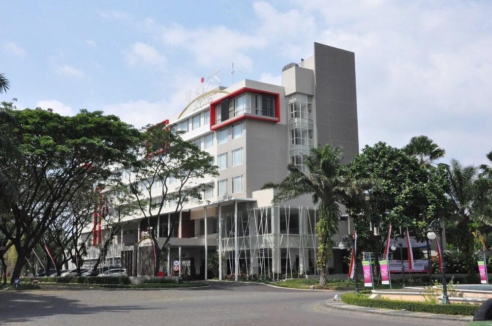 Grand Cakra Hotel Malang Eksteriør billede