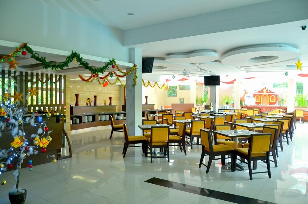 Grand Cakra Hotel Malang Eksteriør billede