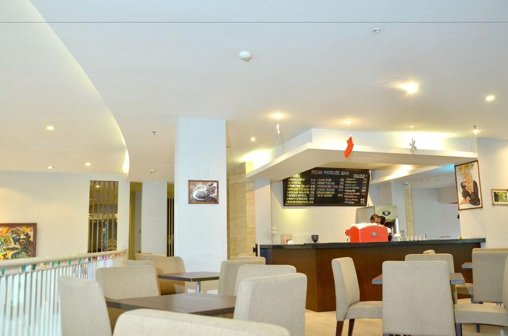 Grand Cakra Hotel Malang Eksteriør billede