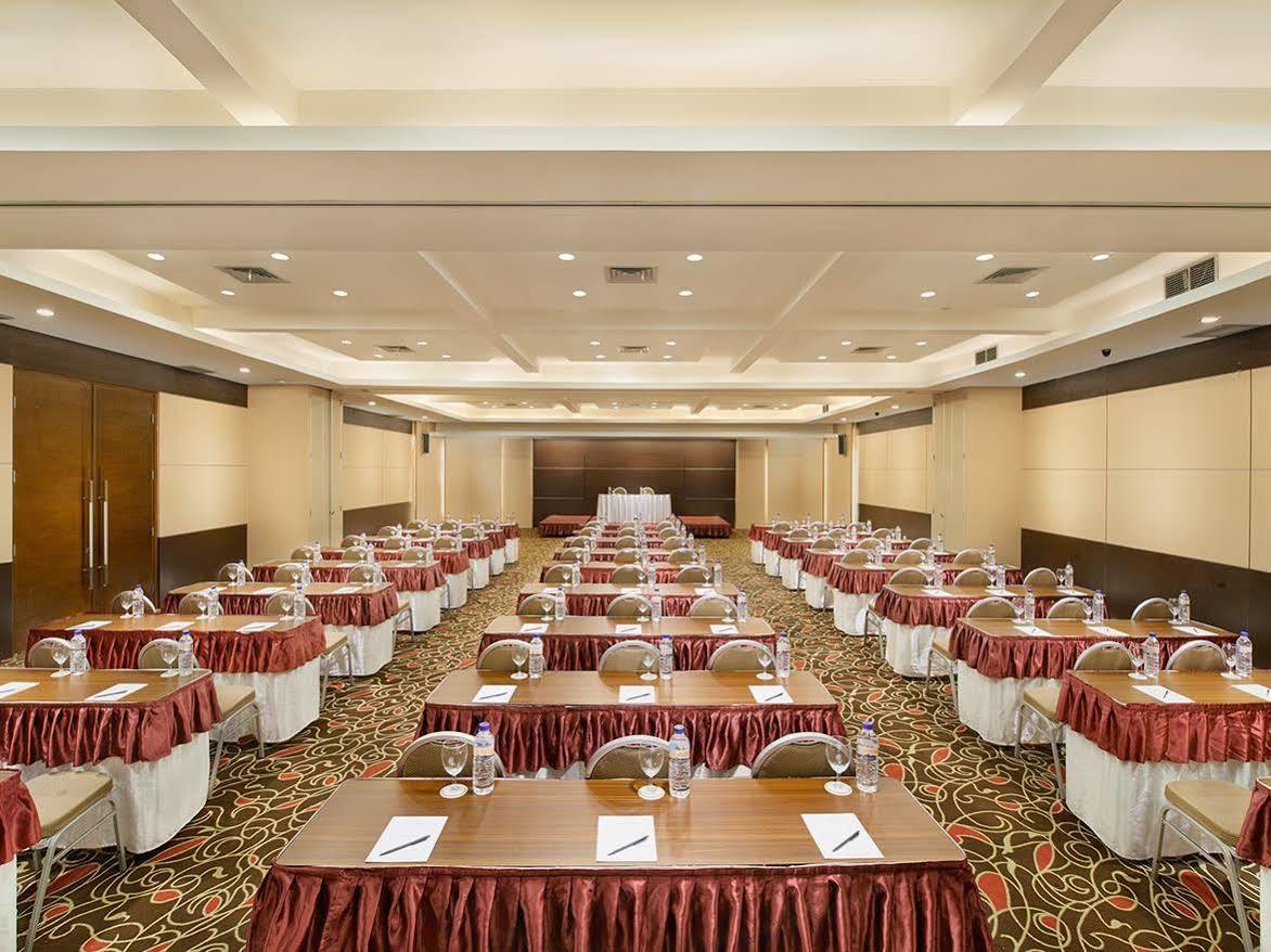 Grand Cakra Hotel Malang Eksteriør billede