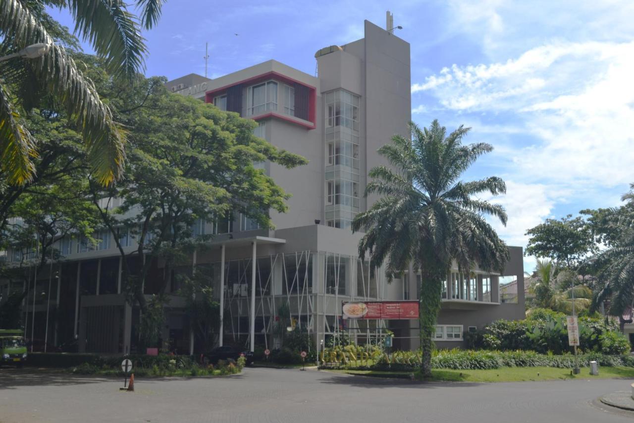 Grand Cakra Hotel Malang Eksteriør billede